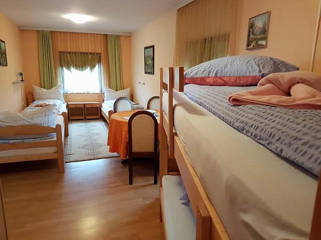 Guest House Rose Smederevska Palanka Buitenkant foto